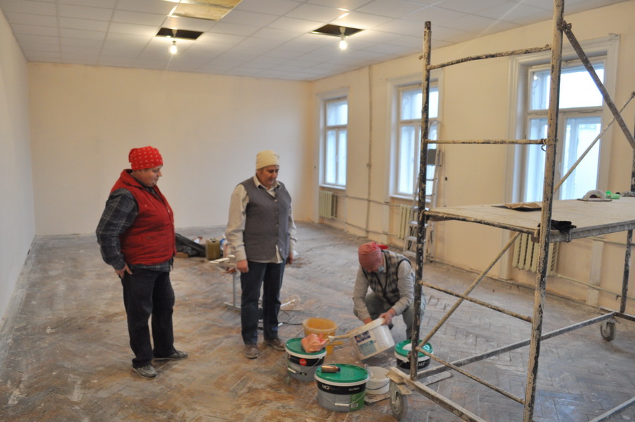 Зал та аудиторію ремонтують у франківському університеті (ФОТО)