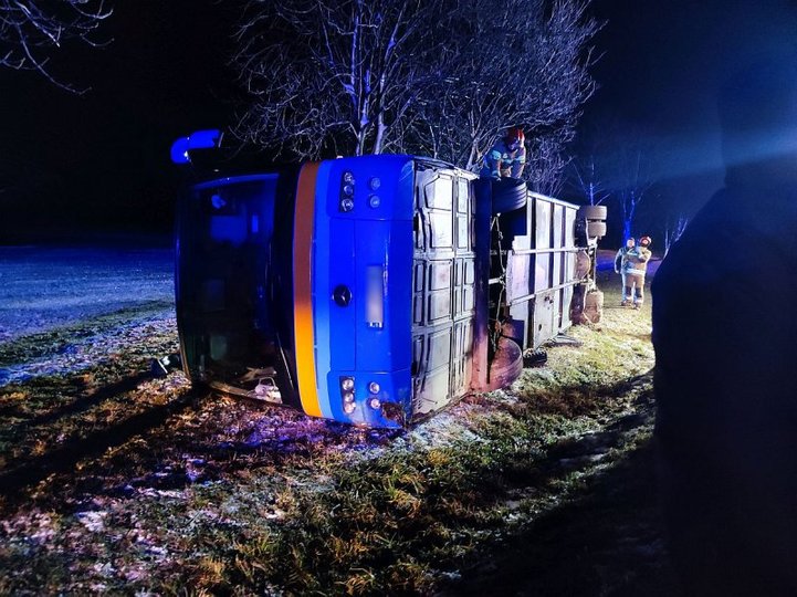 У Польщі перекинувся автобус Івано-Франківськ – Варшава з 27 пасажирами (ФОТО)