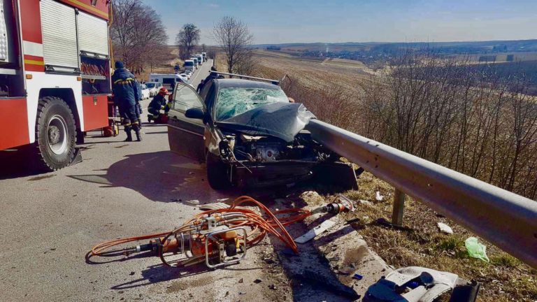 Двоє загинули, троє травмованих: смертельна ДТП на Рогатинщині (ФОТО)