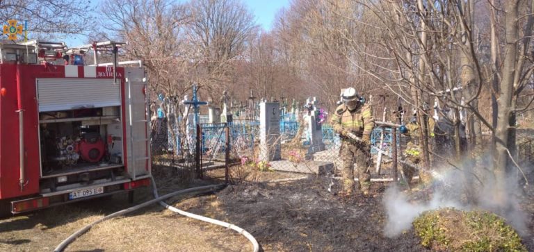 У понеділок в області оштрафували дев’ятьох паліїв трави – УДСНС (ФОТО)