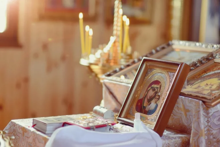 48 автомобілів передала церква з Прикарпаття на фронт (ФОТО)