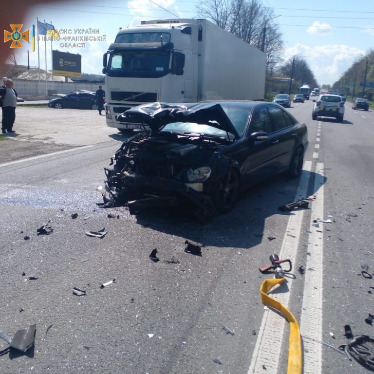 Стали відомі подробиці ранкової ДТП у Ямниці (ФОТО)