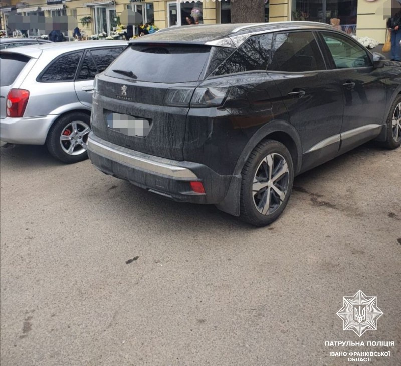 У Франківську чоловік забув, де залишив машину, і заявив про її викрадення – отримав штраф від патрульних (ФОТОФАКТ)