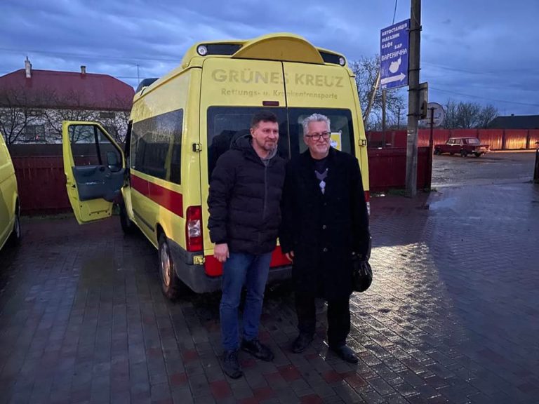 Обласна дитяча лікарня отримала “швидку” з Австрії (ФОТО)