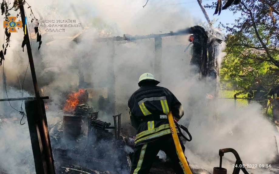Зранку на пожежі будинку в Коломиї виявили тіло жінки