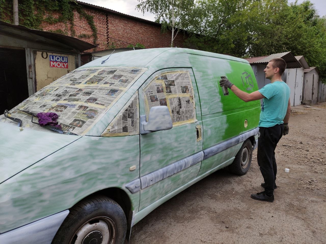 Муніципали “замаскували” та передали на фронт автомобіль. Збирають гроші на ще один (ФОТО)