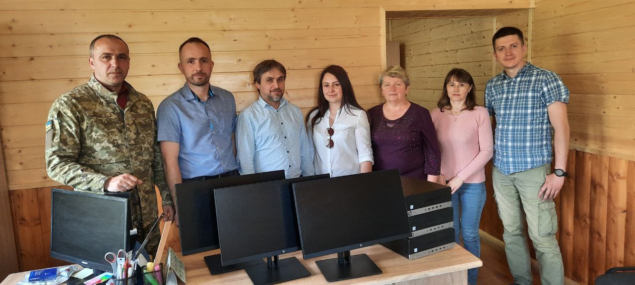 Сучасну техніку отримали ЦНАПи на Верховинщині (ФОТО)