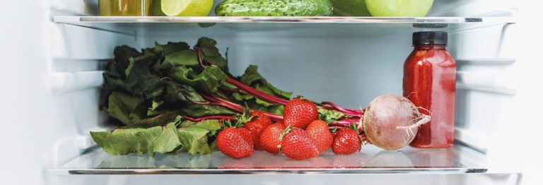 8 помилок, через які продукти в холодильнику швидко псуються