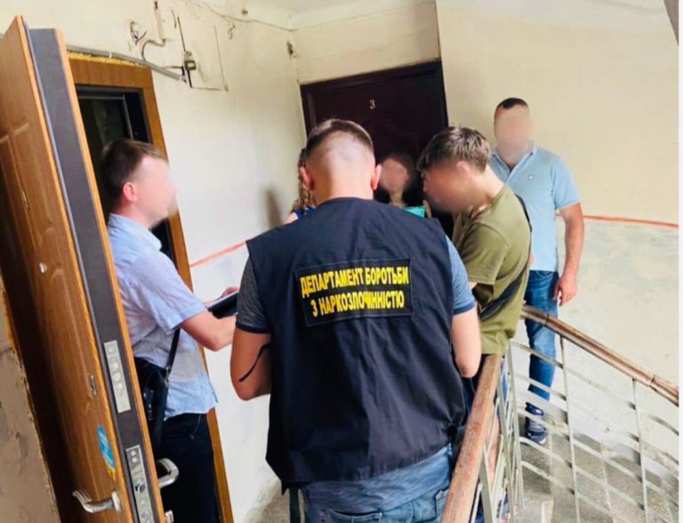 У франківського “закладчика” вилучили наркотиків на 52 тисячі гривень (ФОТО)