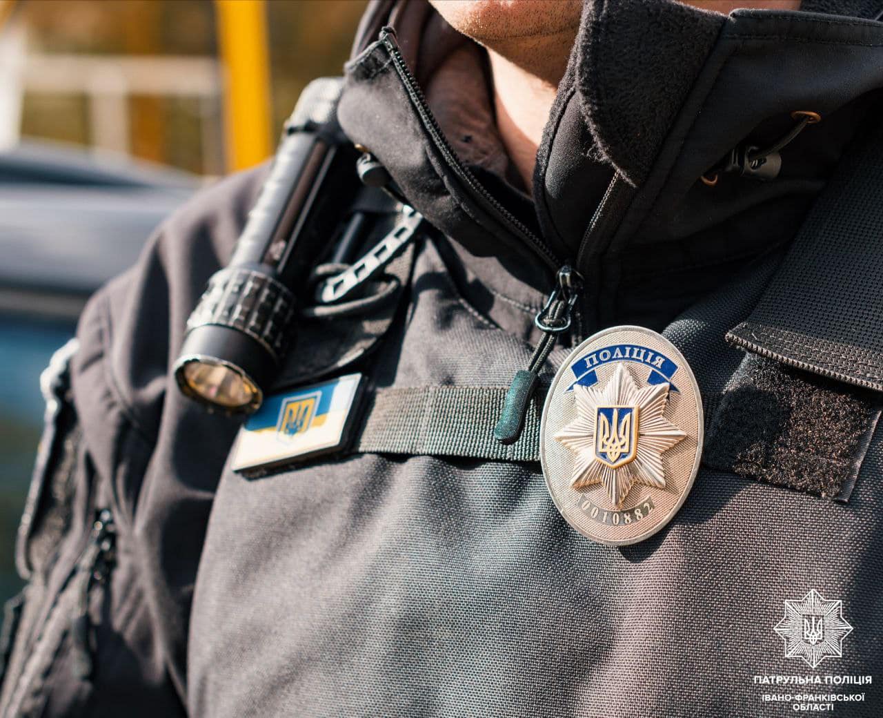 &nbsp;&nbsp;“Контролери з пістолетом”: у квартиру франківки вдерлися розбійники, їх затримали правоохоронці та перехожі