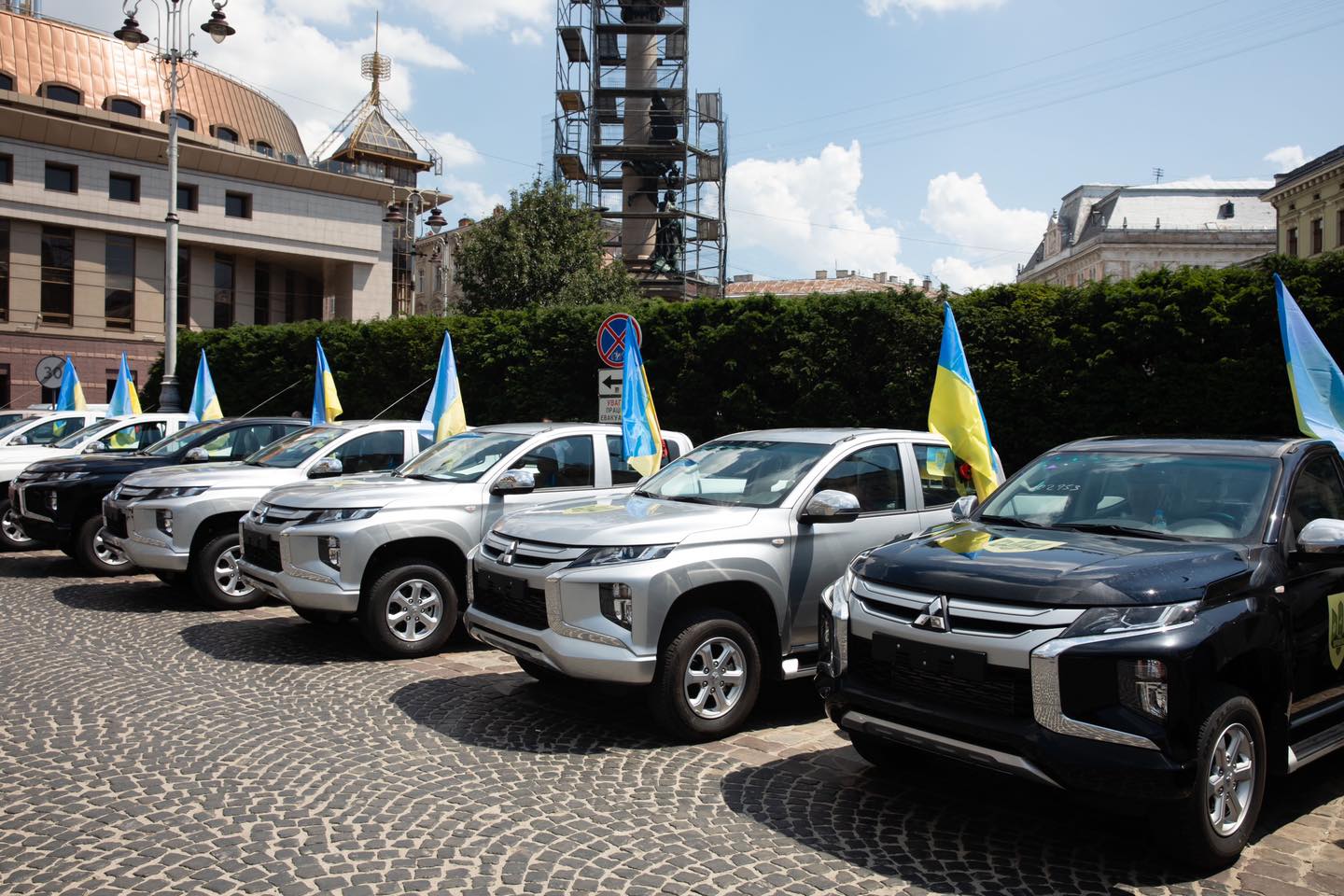 Пікапи від Порошенка