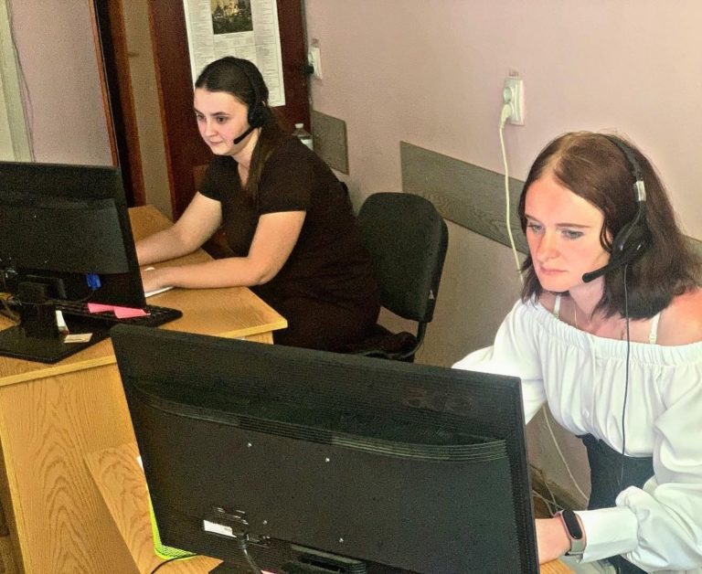 “Кричать, сваряться і матюкаються”, – у контакт-центрі “Електроавтотрансу” розповіли про типових клієнтів (ФОТО)