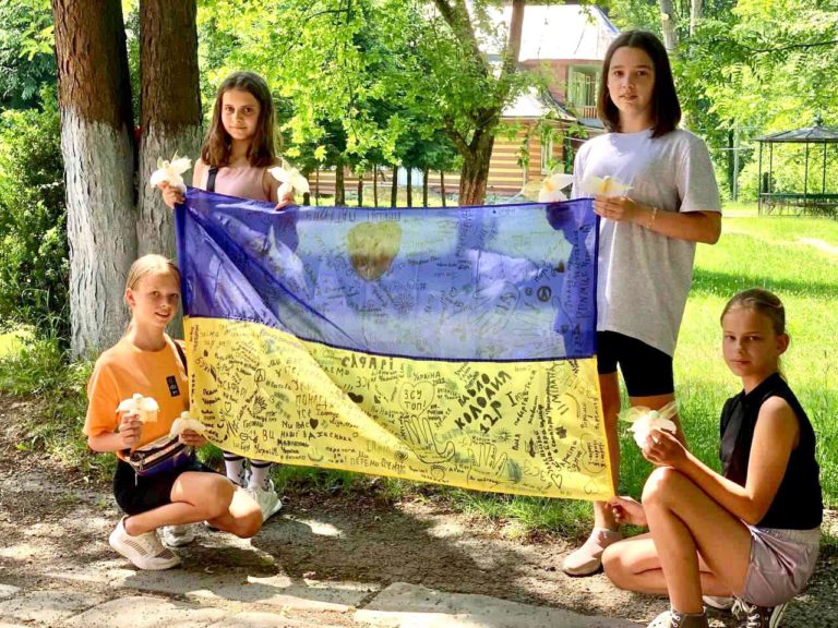 На Прикарпатті діти придбали спорядження для бійців з полку “Сафарі” (ФОТО)