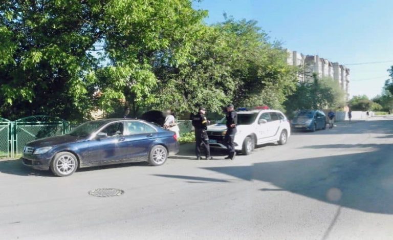 У Мерседесі порушника ПДР з Коломиї знайшли майже 30 патронів (ФОТО)