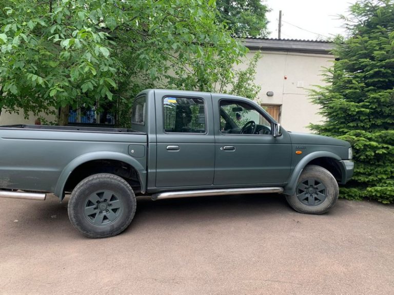 Ліки, засоби гігієни та авто передали прикарпатські медики десятій бригаді (ФОТО)