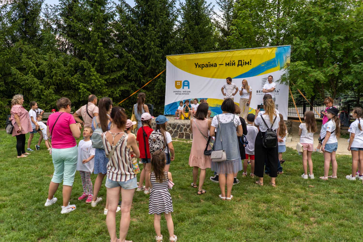 “Україна – мій Дім”: літній табір для дітей при монастирі організували сім’я Гнатковських та БК “Вертикаль” у Франківську (ФОТО)