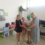 прикарпатки продавали вироби з бісеру, щоб допомогти армії