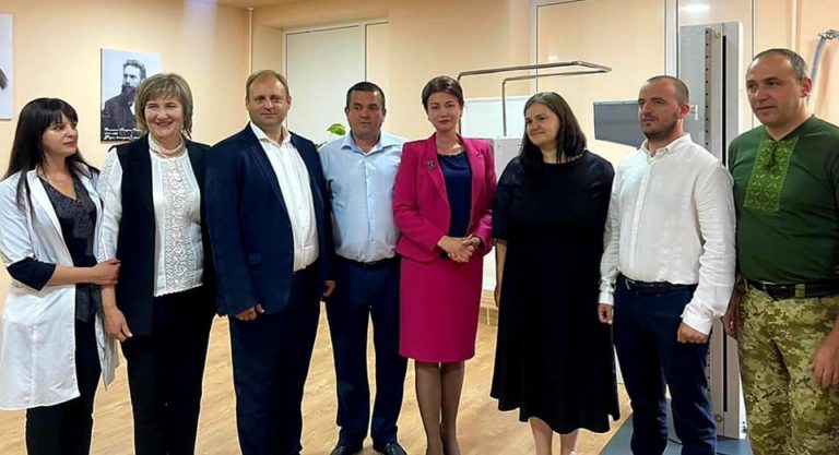 Верховинська лікарня отримала флюорограф із цифровою обробкою зображень за два мільйони гривень