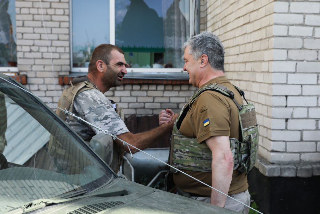 Порошенко на передовій