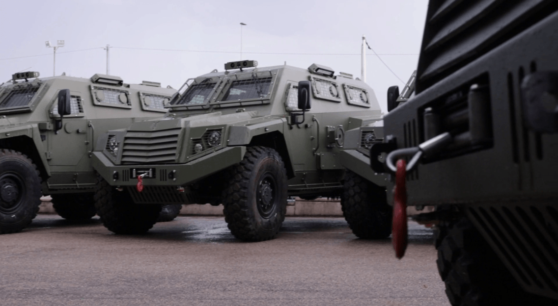 Українські волонтери вперше придбавають для ЗСУ західні бронемашини (ФОТО)
