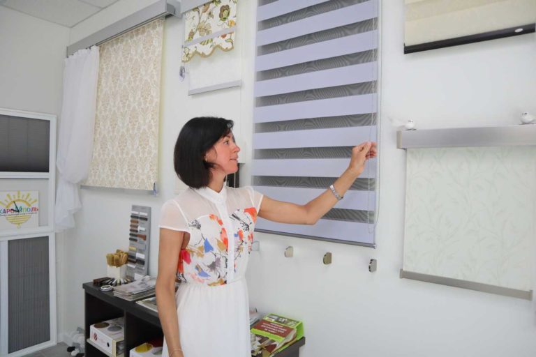 Для тих, хто цінує якість: салон сонцезахисних систем «КАРОМПОЛЬ» відкрився в Івано-Франківську (ФОТО)