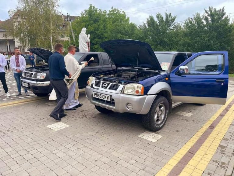 Вже 18 автомобіль: чергову допомогу підготували калушани для захисників (ФОТО)