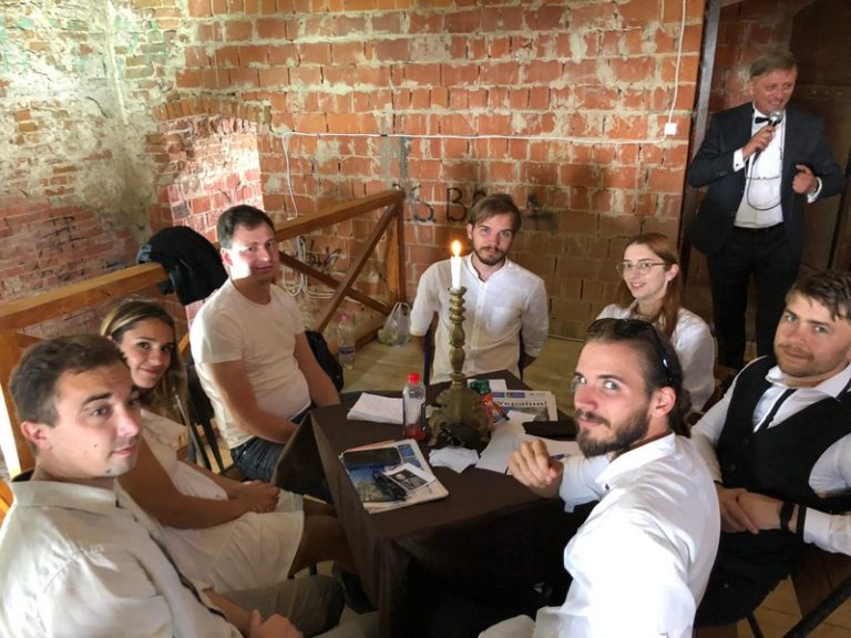 У Галицькому замку планують проводити міжнародні “Що? Де? Коли?”
