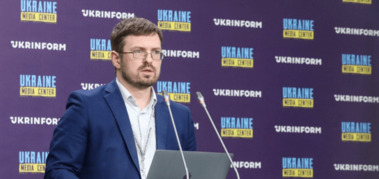 Захворюваність на COVID-19 в Україні поступово зростає, – головний санлікар
