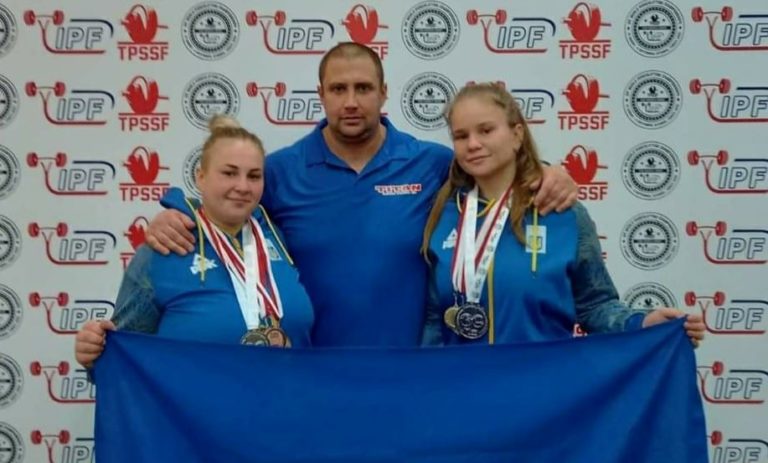 “Золото” і два “срібла” вибороли коломийські паверліфтери на чемпіонаті світу (ФОТО)