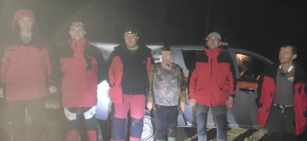 Лісівники та рятувальники шукали заблукалу жінку на Калущині (ФОТОФАКТ)