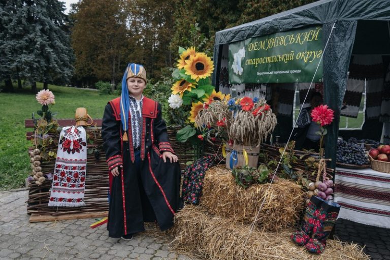 40 тисяч гривень для ЗСУ зібрали на благодійному ярмарку в Бурштині (ФОТО)