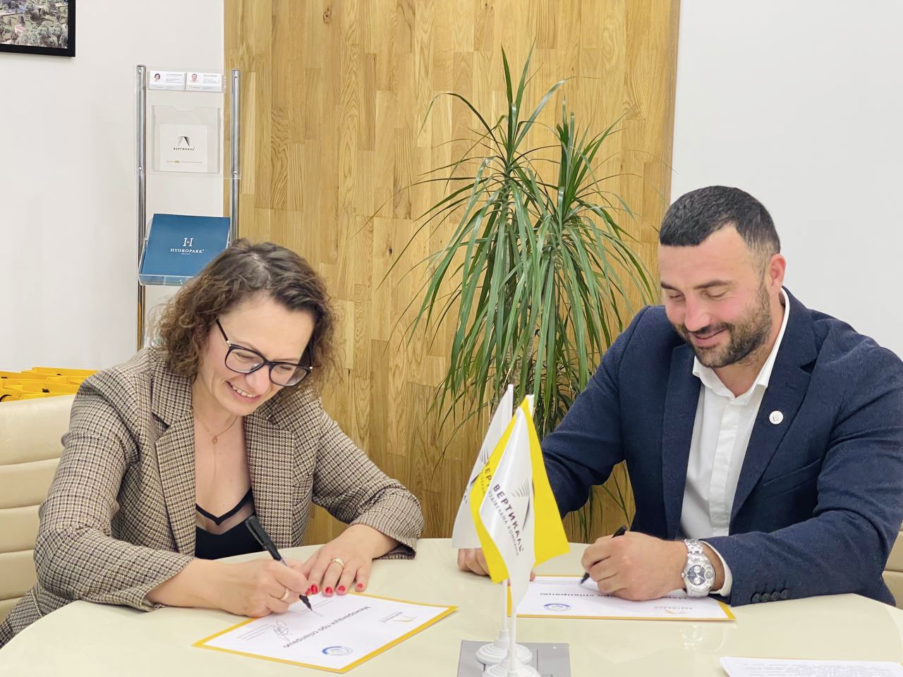БК Вертикаль та Асоціація фахівців з нерухомості в Івано-Франківську офіційно розпочали співпрацю