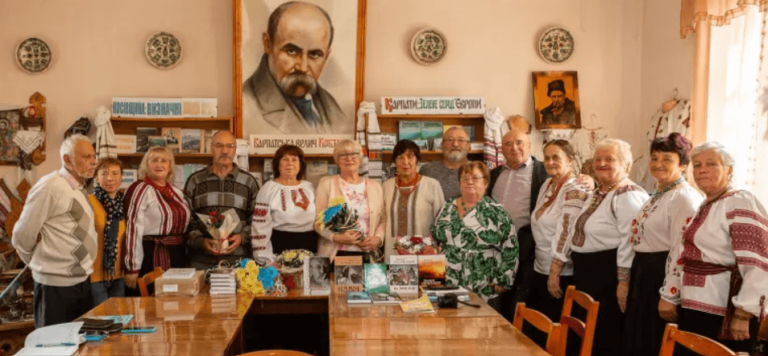 Прикарпатська письменниця Аделя Григорук у Косові презентувала нову книгу (ФОТО)