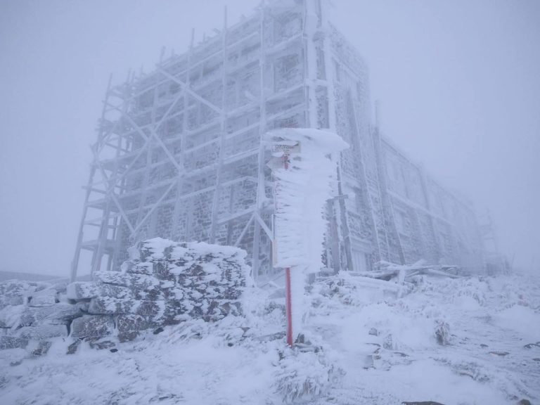 У Карпатах намело до 40 сантиметрів снігу  (ФОТОФАКТ)