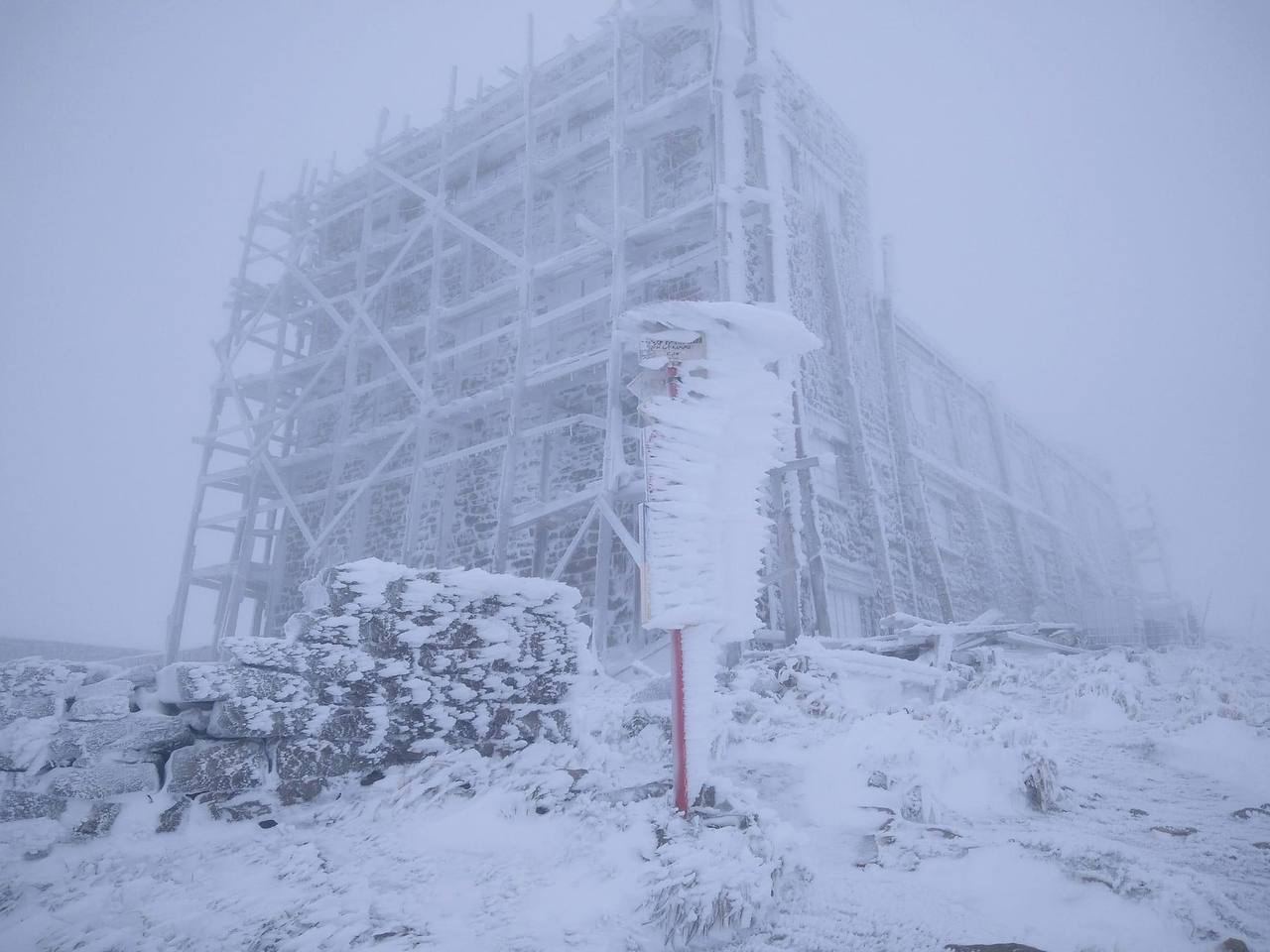 У Карпатах намело до 40 сантиметрів снігу  (ФОТОФАКТ)