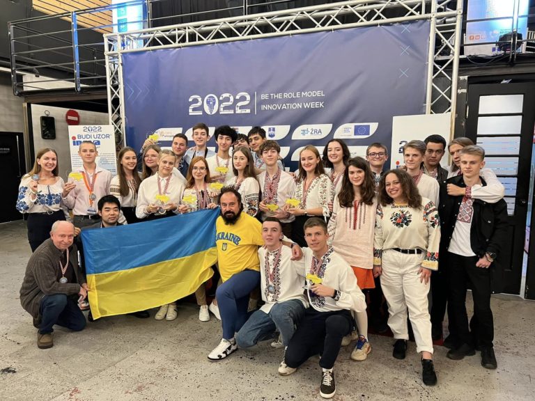 Прикарпатські школярі-винахідники здобули три медалі на виставці у Хорватії (ФОТО)