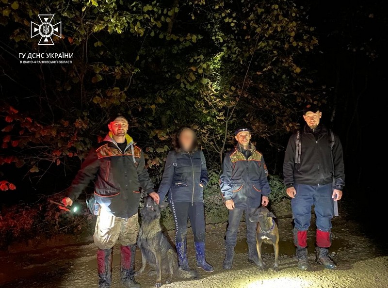 Зникла, збираючи гриби: у лісі під Франківськом загубилася жінка (ФОТО)