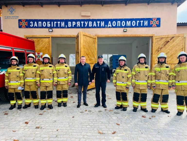 Восьмеро берегтимуть п’ятьох тисяч: чергову пожежну команду зібрали у Франківському районі (ФОТО)