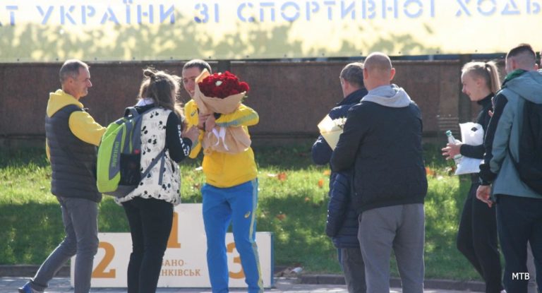 Франківець переміг на чемпіонаті України зі спортивної ходьби й освідчився коханій (ФОТО)