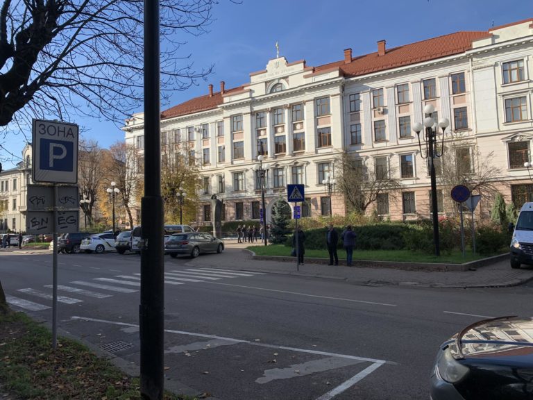 У Франківську повідомили про замінування будинку правосуддя