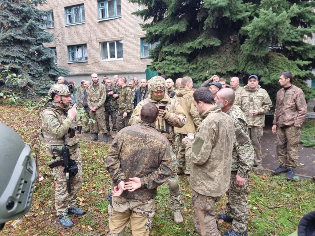 З російського полону звільнили ще 32 військових, серед них – бійці коломийської “десятки”