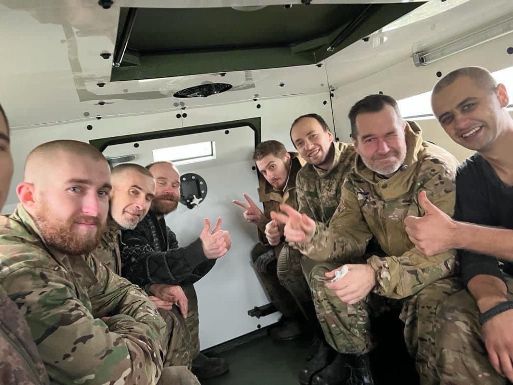 звільнені з полону українці