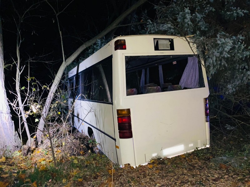 П’ятеро осіб у лікарні: подробиці вечірньої ДТП з автобусом у Франківську (ФОТО)
