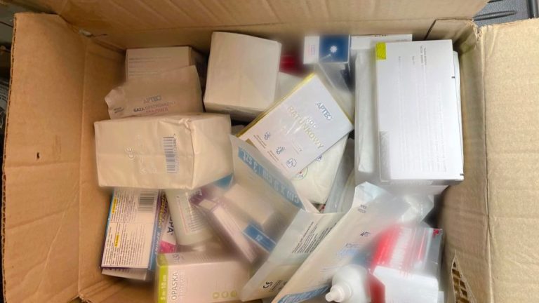 Шахрайство і крадіжка: cудитимуть чоловіка, який у центрі Франківська торгував “волонтеркою” (ФОТО)