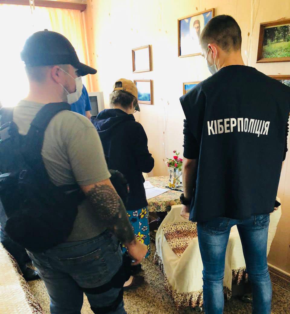 Виправдовувала росіян: кіберполіція викрила колаборантку з Калуша