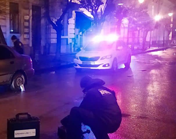 Посеред вулиці у Коломиї молодик вдарив ножем чоловіка – той помер (ФОТО)