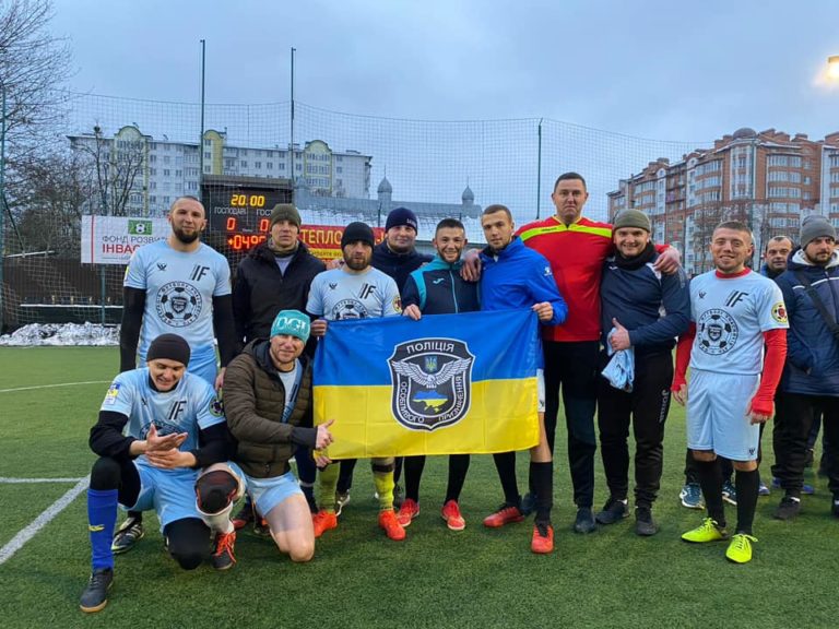 Прикарпатські поліціянти футбольним турніром вшанували памʼять загиблого колеги (ФОТО)