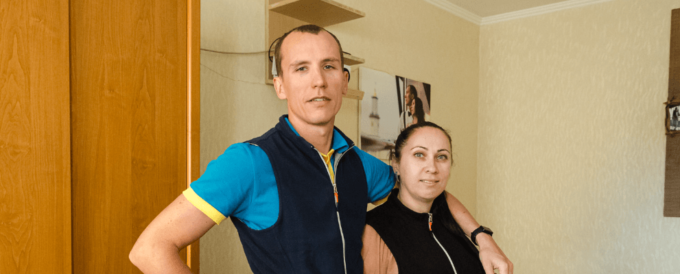 Вдосконалена станція та нестандартні речі: як франківець із сонячною панеллю на балконі підготувався до холодів і вимкнень (ФОТО, ВІДЕО)
