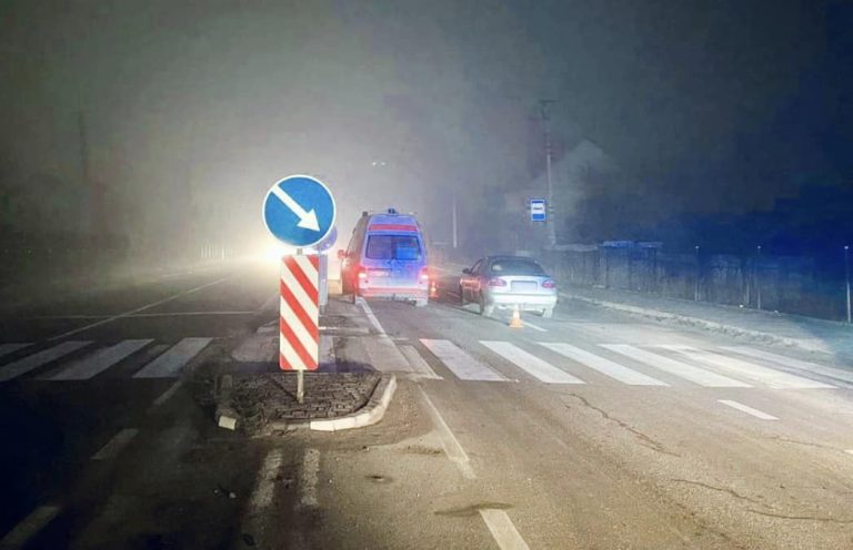 У Крихівцях на переході автомобіль збив жінку – вона у лікарні (ФОТО)