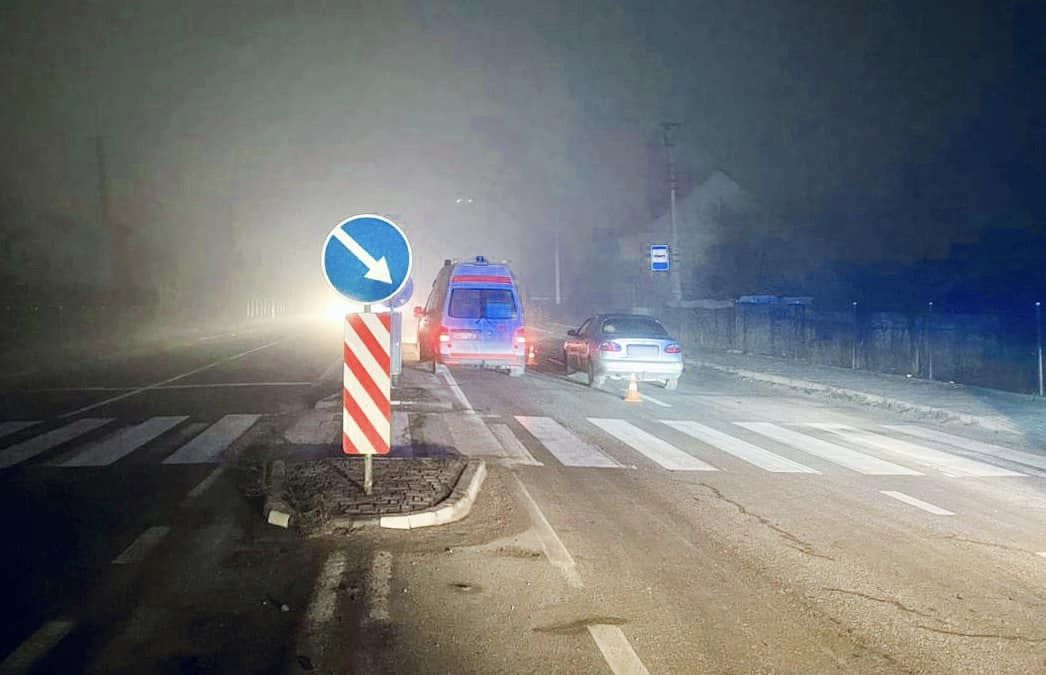 У Крихівцях на переході автомобіль збив жінку – вона у лікарні (ФОТО)